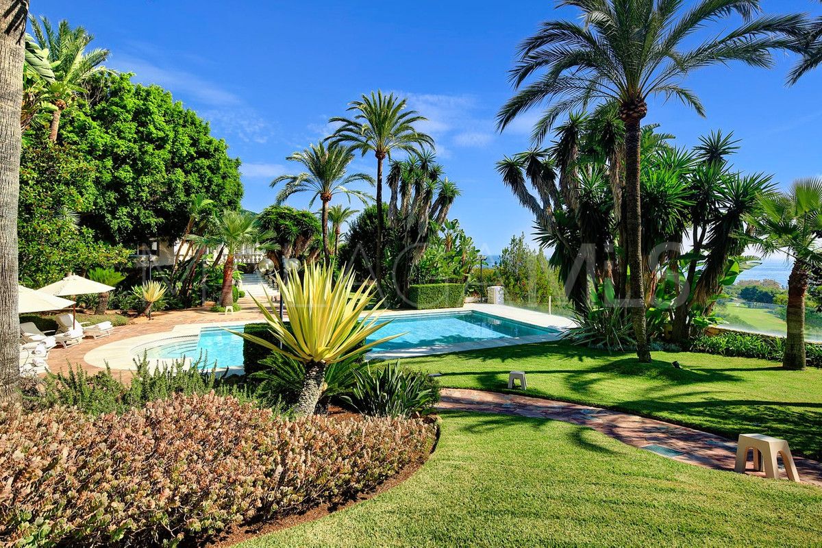 Villa for sale with 10 bedrooms in Rio Real