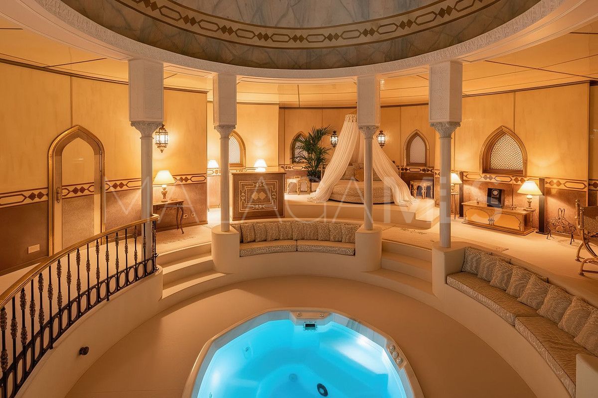 Villa for sale with 10 bedrooms in Rio Real