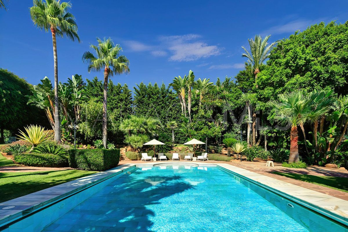 Villa for sale with 10 bedrooms in Rio Real