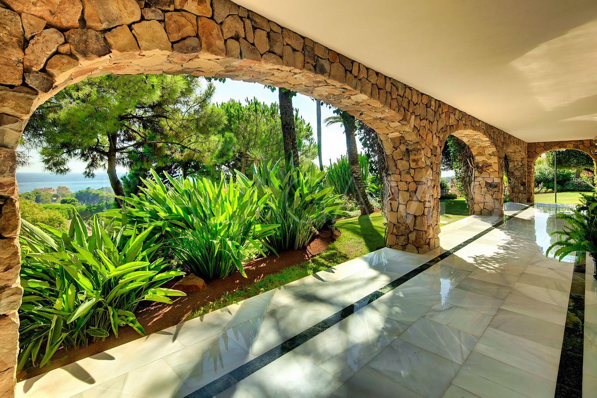 Villa for sale with 10 bedrooms in Rio Real