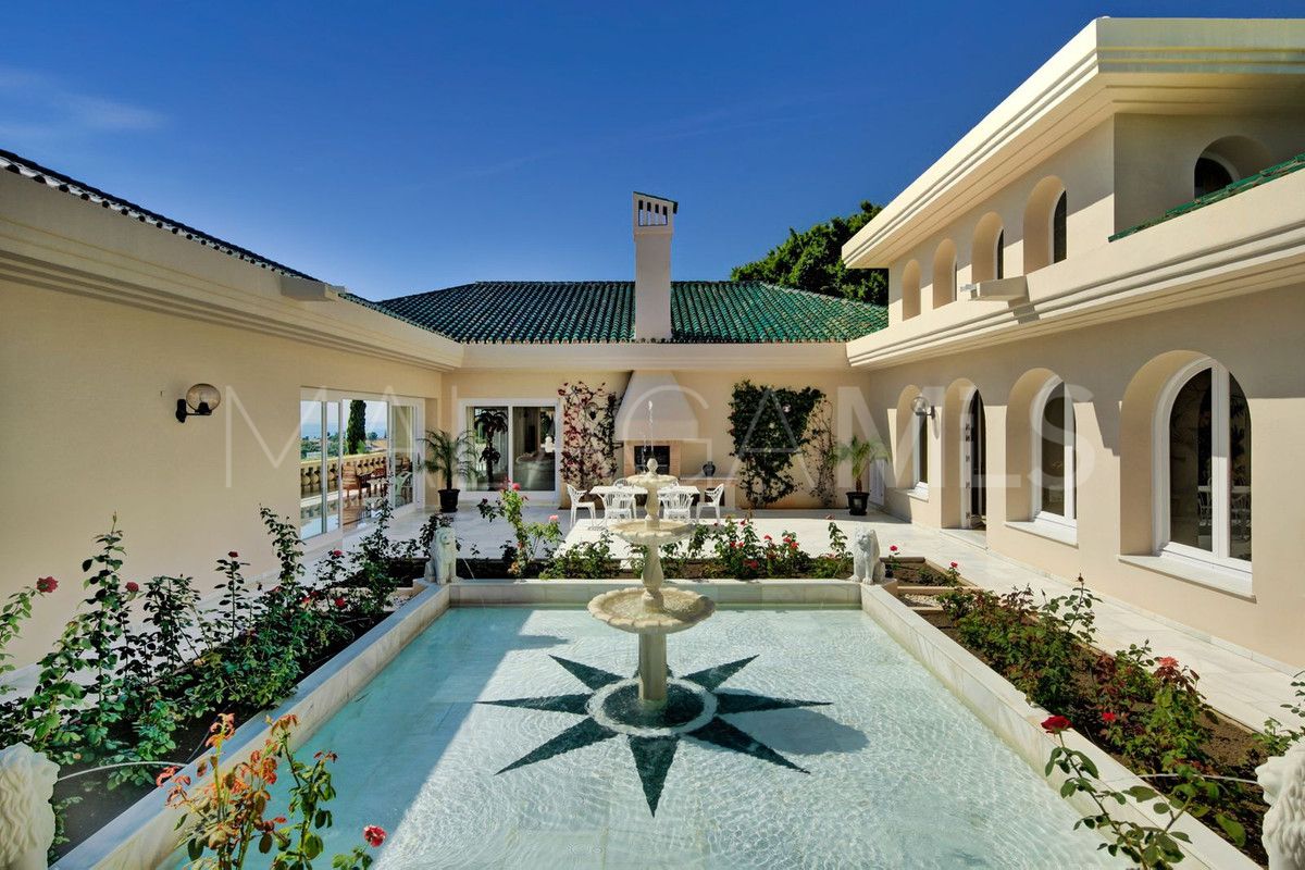 Villa for sale with 10 bedrooms in Rio Real