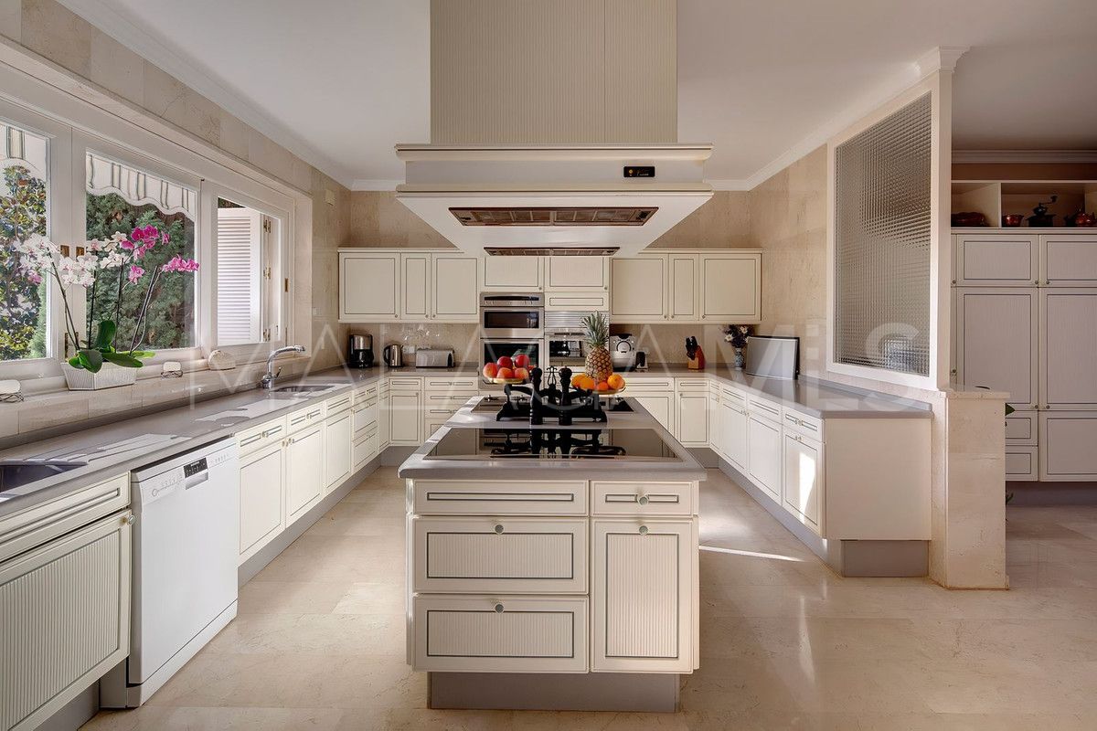 Villa for sale with 10 bedrooms in Rio Real