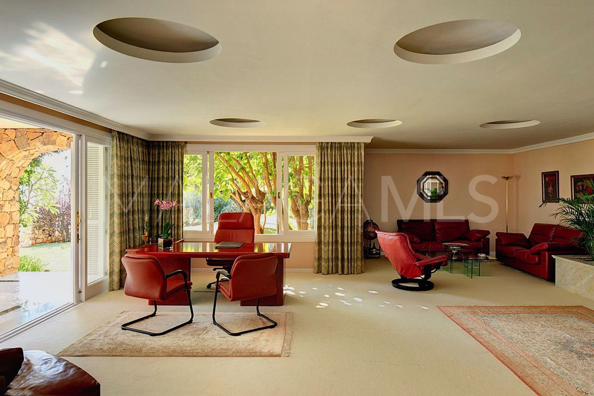 Villa for sale with 10 bedrooms in Rio Real
