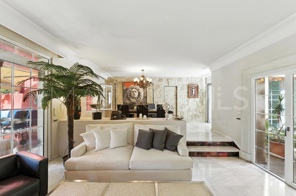 Villa for sale in Marbella City