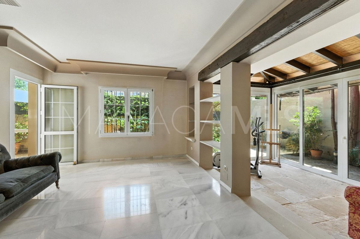 Villa for sale in Marbella City