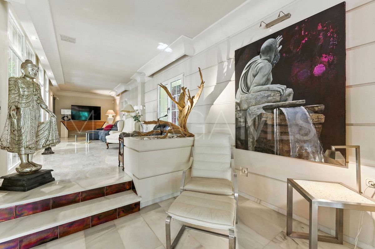 Villa for sale in Marbella City