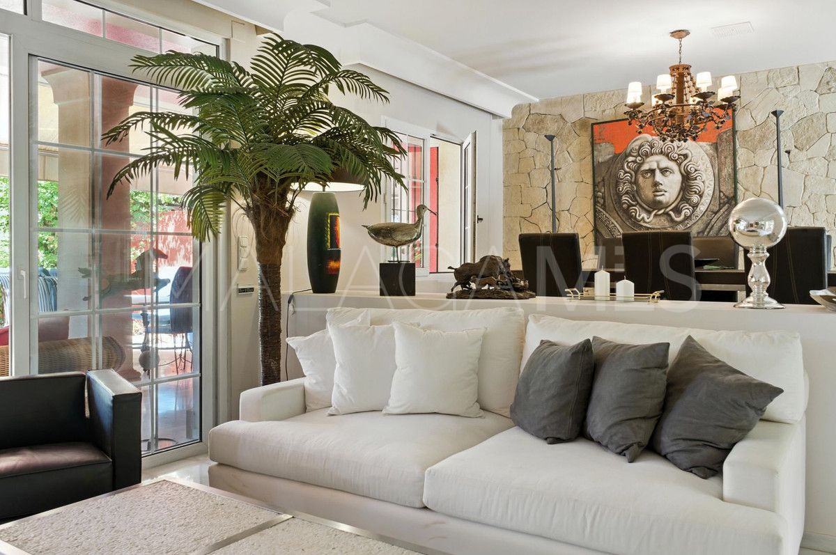 Villa for sale in Marbella City