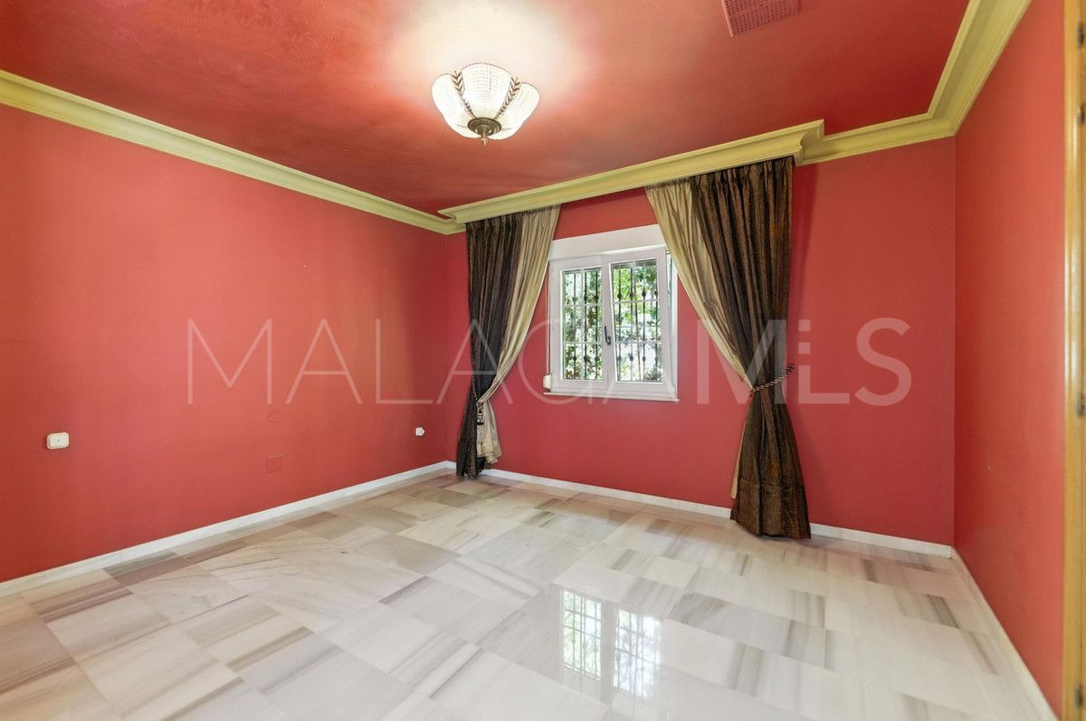 Villa for sale in Marbella City