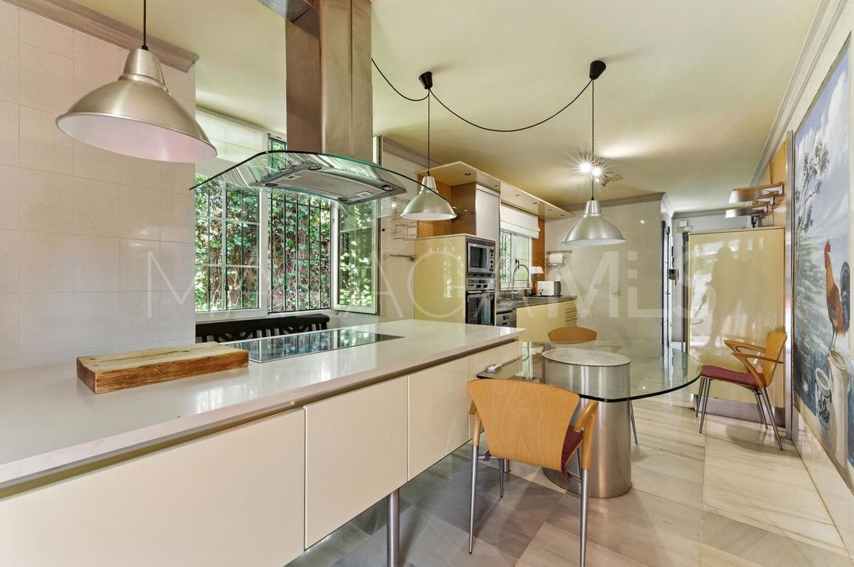 Villa for sale in Marbella City