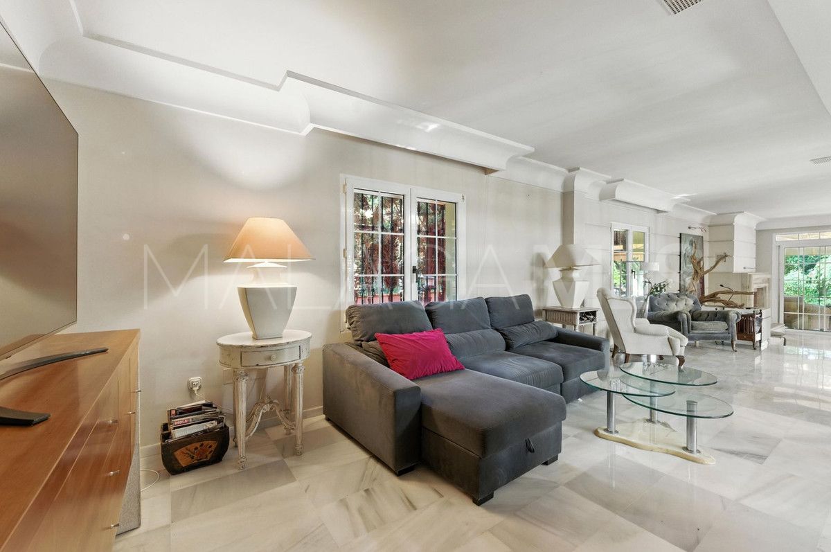 Villa for sale in Marbella City