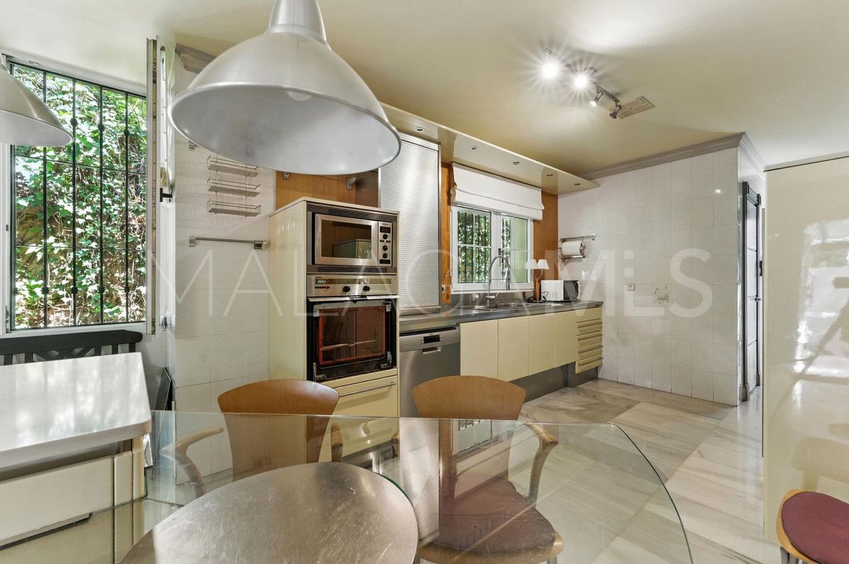 Villa for sale in Marbella City