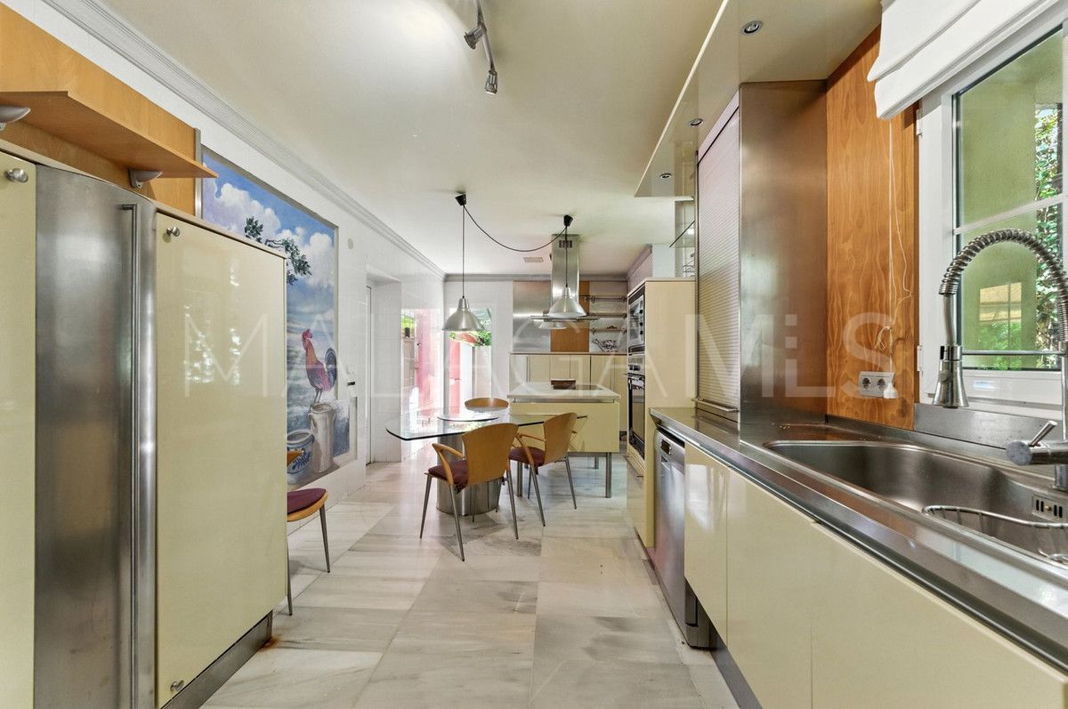 Villa for sale in Marbella City