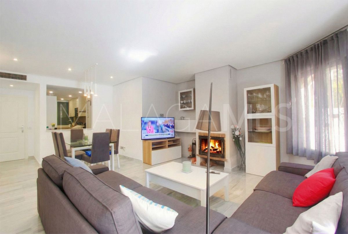 Apartamento planta baja for sale in Elviria