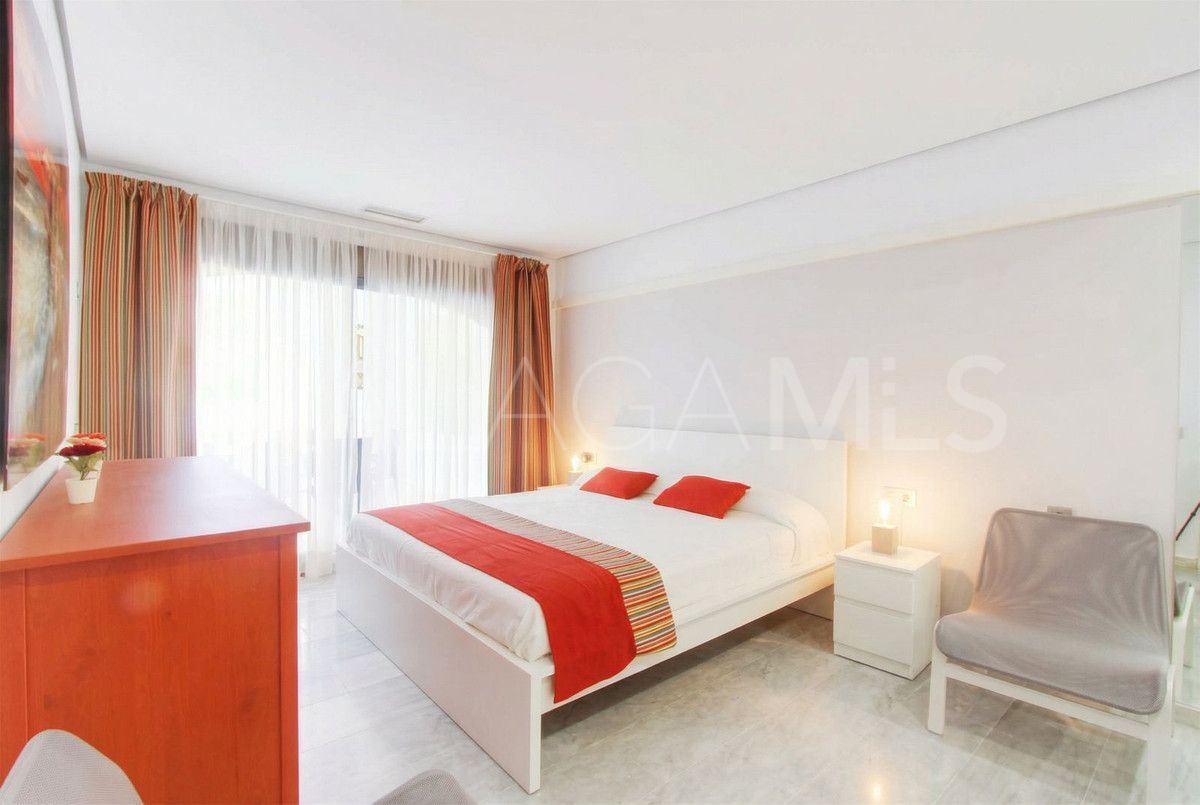 Apartamento planta baja for sale in Elviria