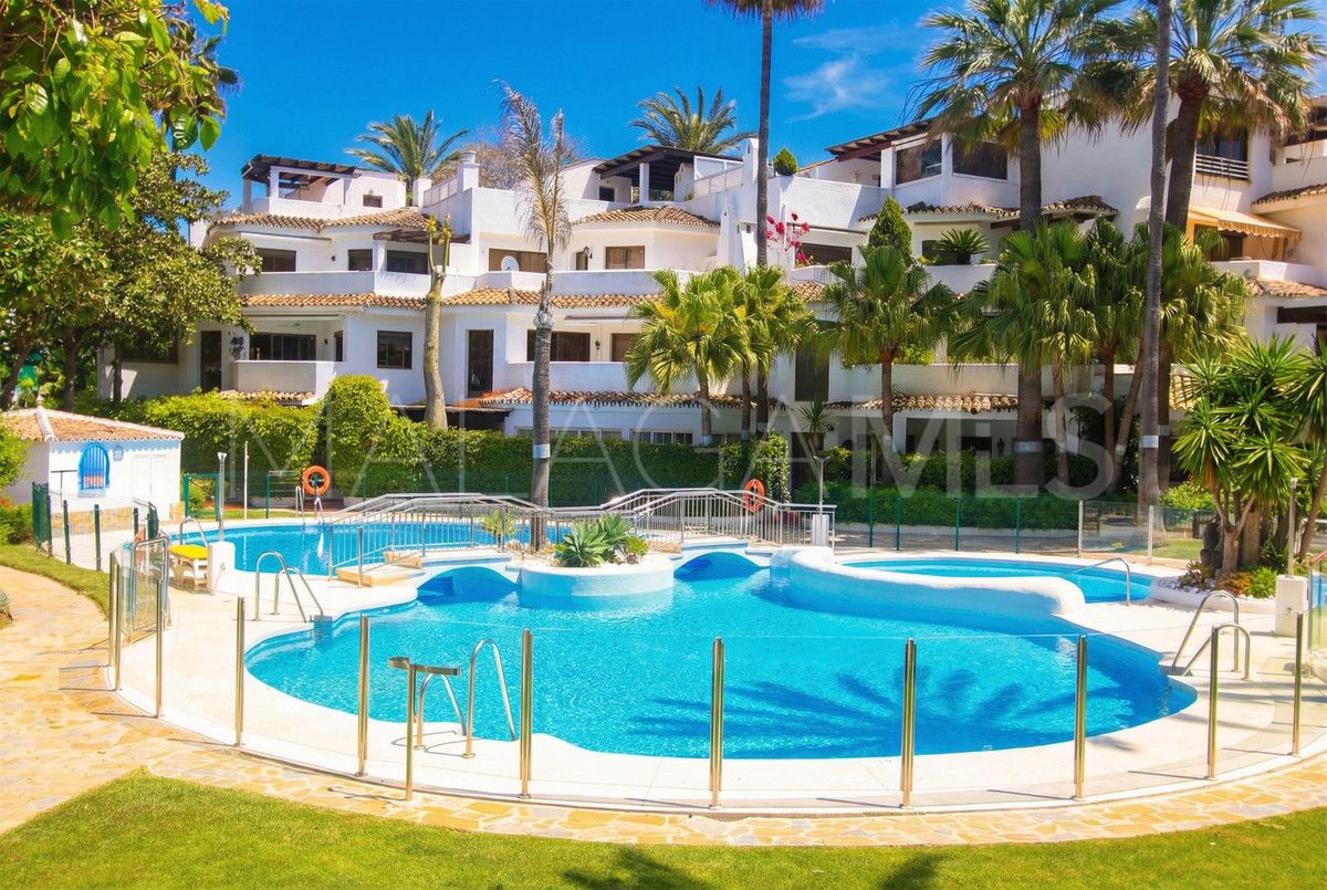 Apartamento planta baja for sale in Elviria