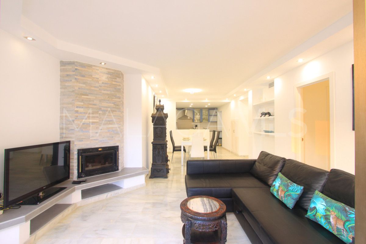 Buy Elviria 5 bedrooms penthouse