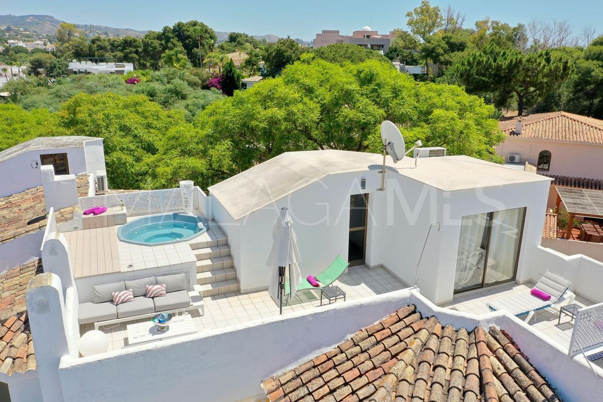 Buy Elviria 5 bedrooms penthouse