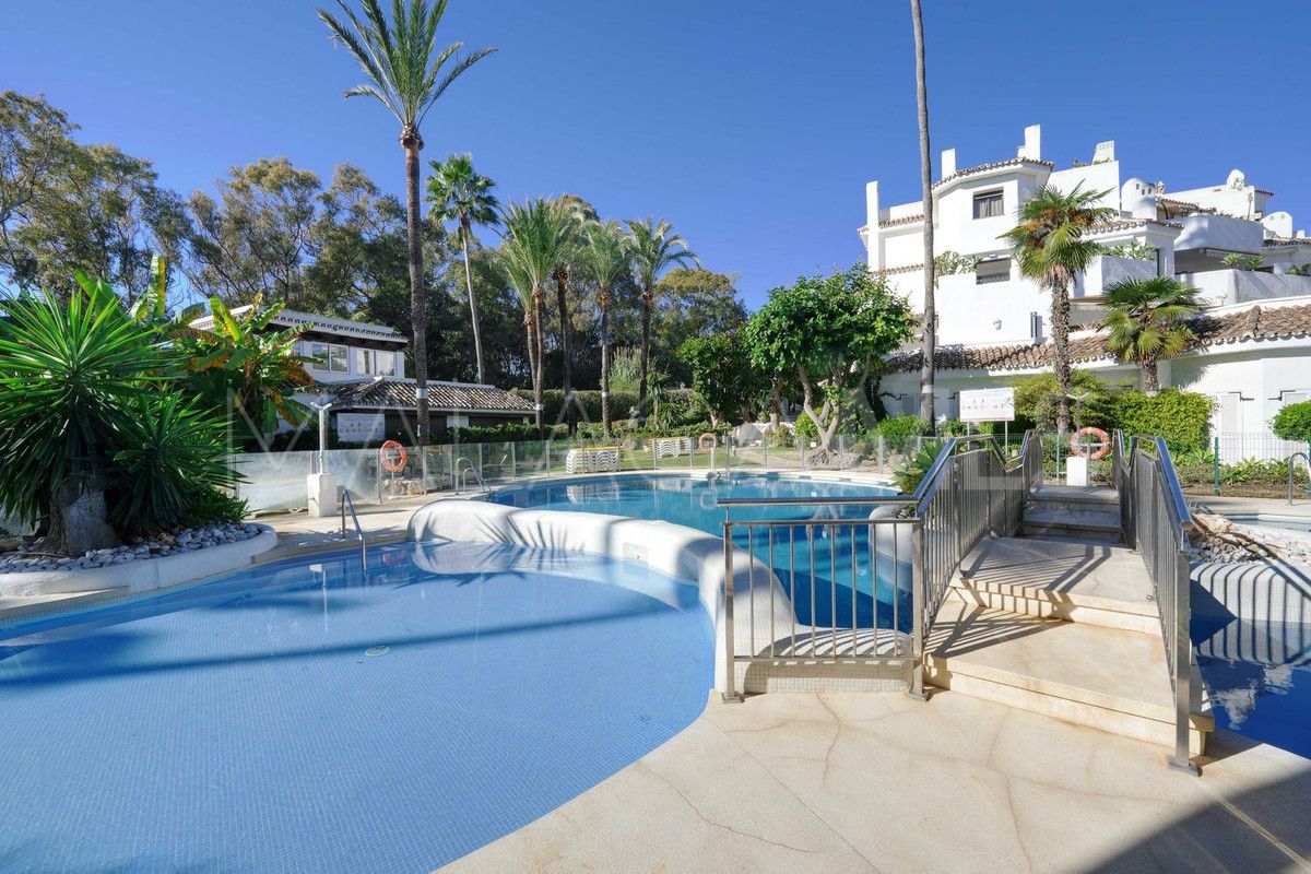 Buy Elviria 5 bedrooms penthouse