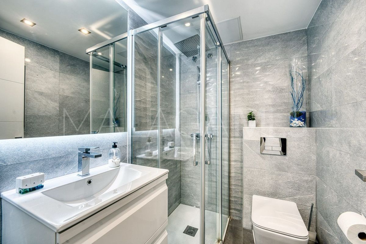 Buy Elviria 5 bedrooms penthouse