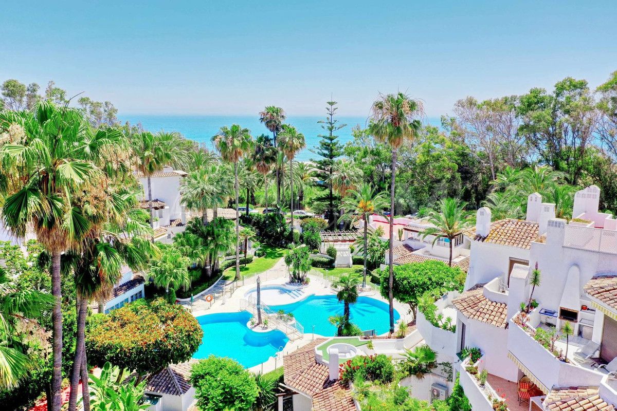 Buy Elviria 5 bedrooms penthouse