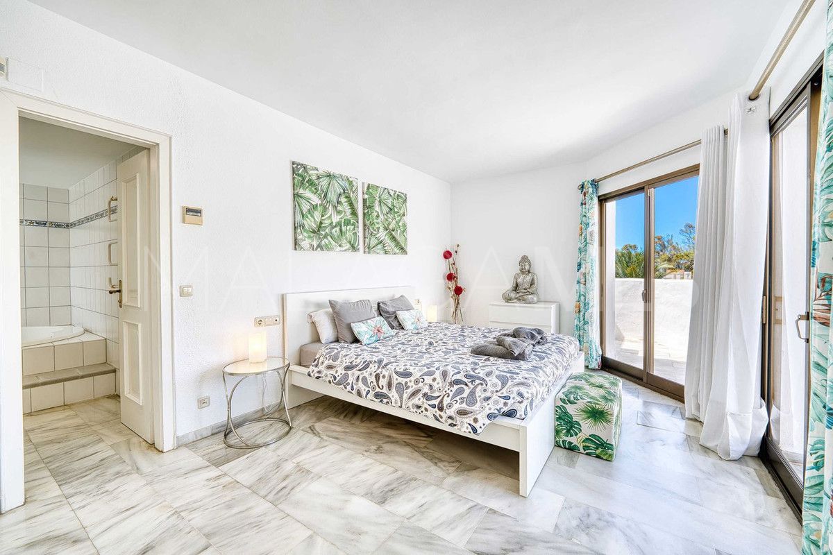 Penthaus for sale in Elviria