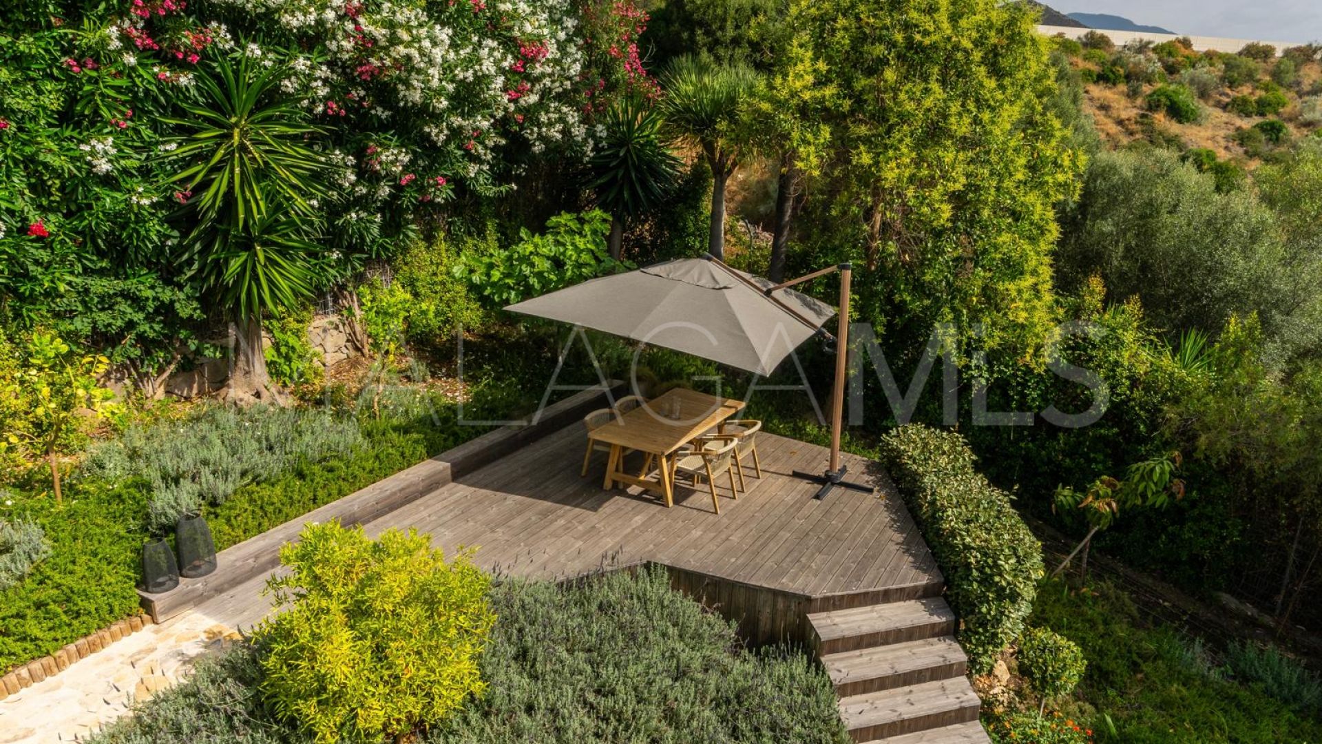 Villa for sale in Los Naranjos Hill Club