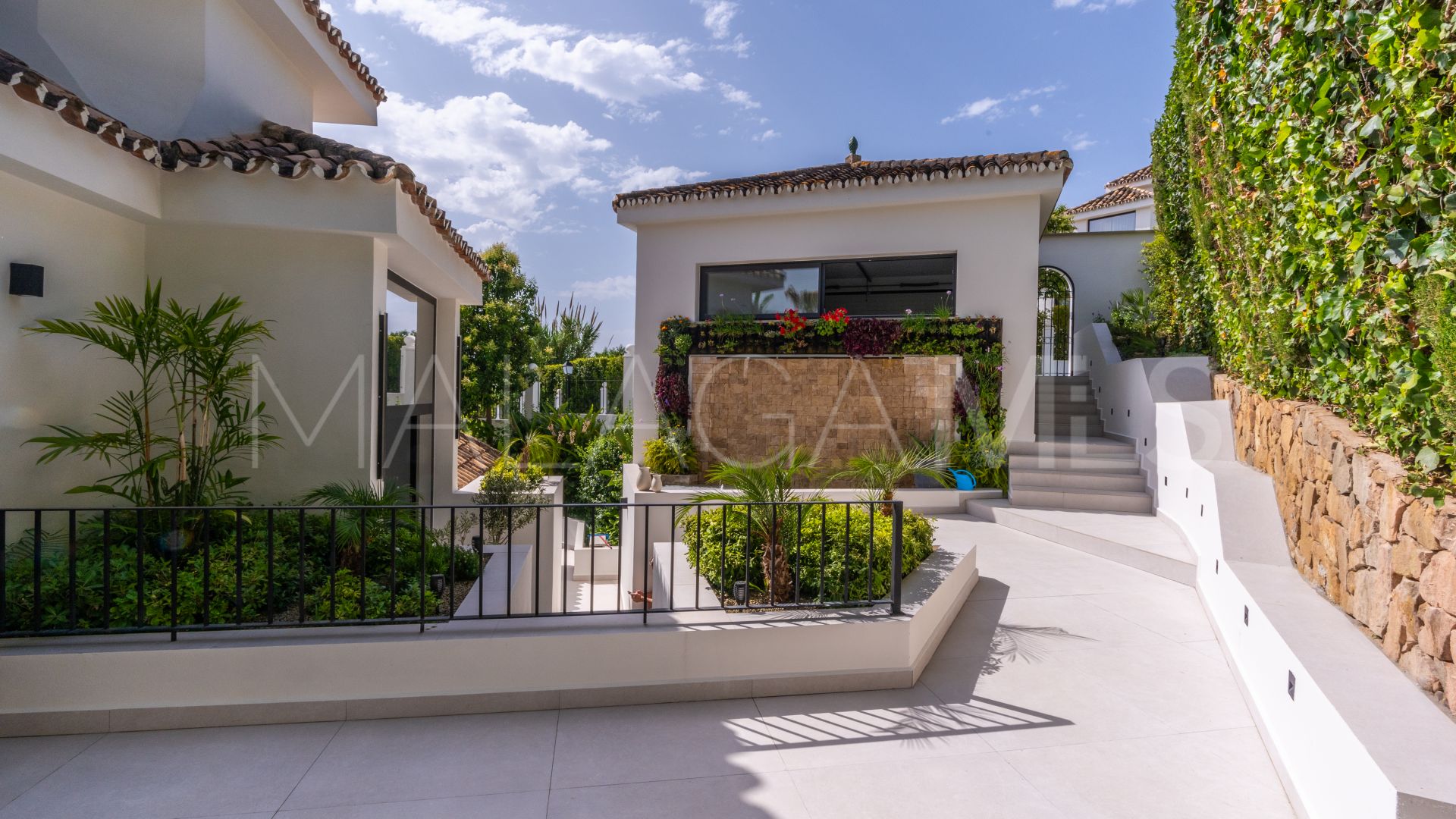 Villa for sale in Los Naranjos Hill Club
