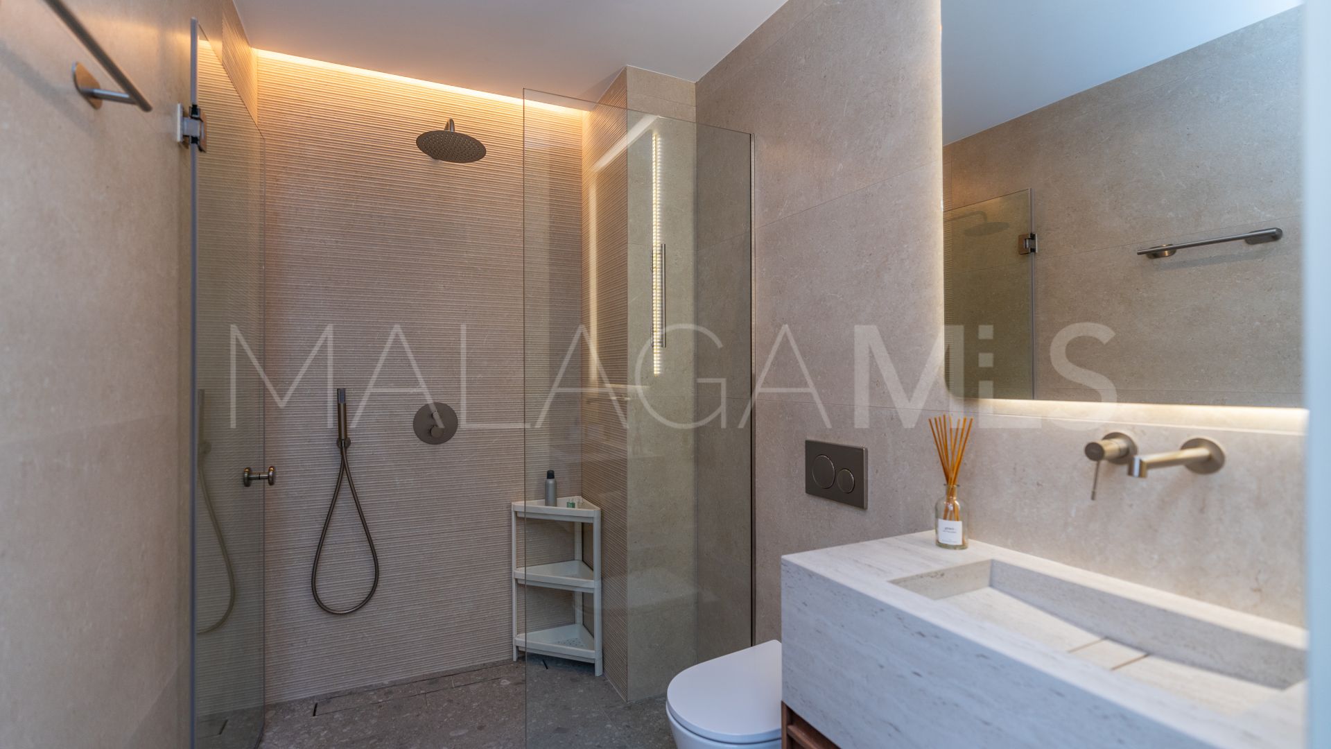 Villa for sale in Los Naranjos Hill Club