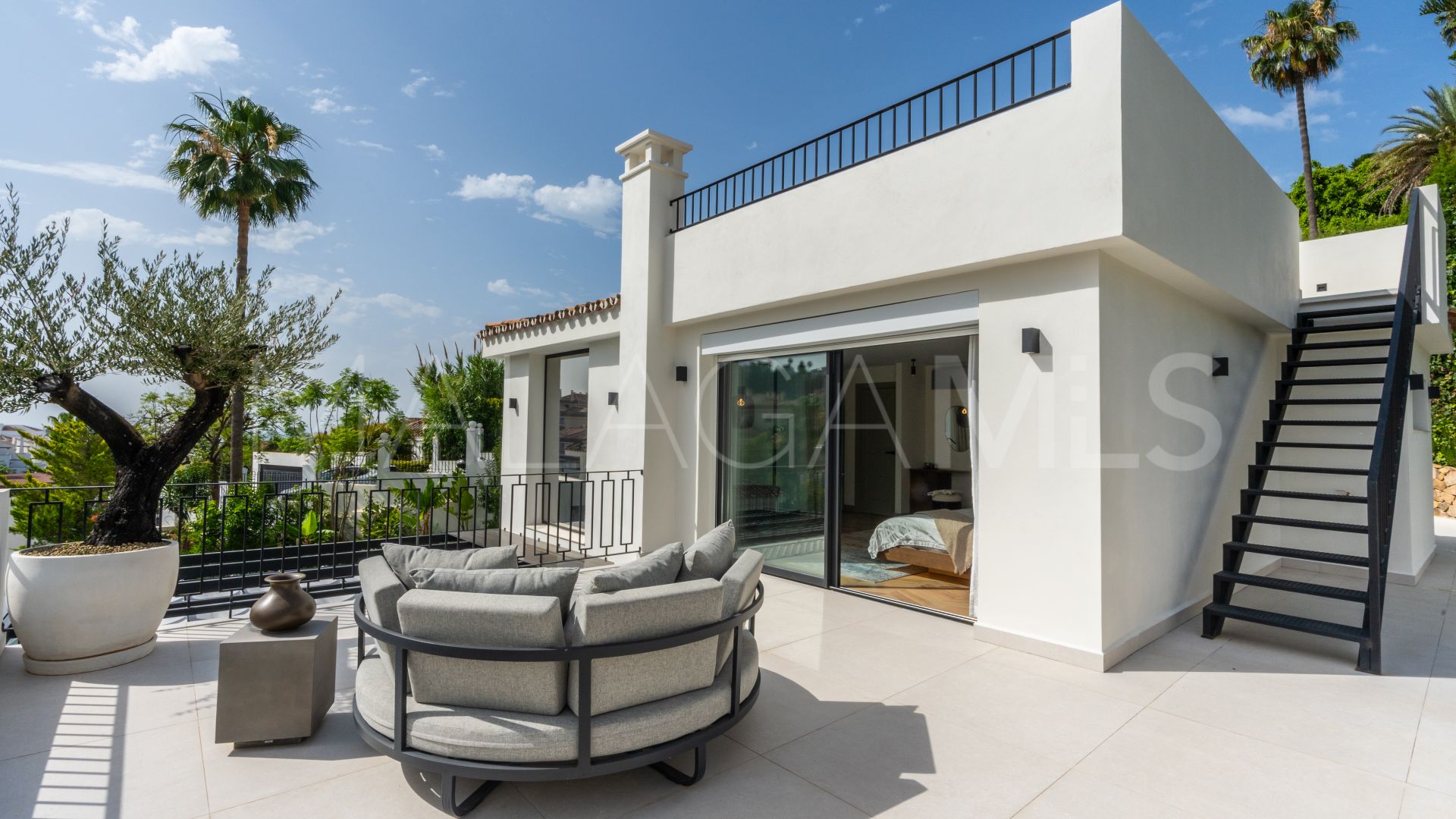 Villa for sale in Los Naranjos Hill Club