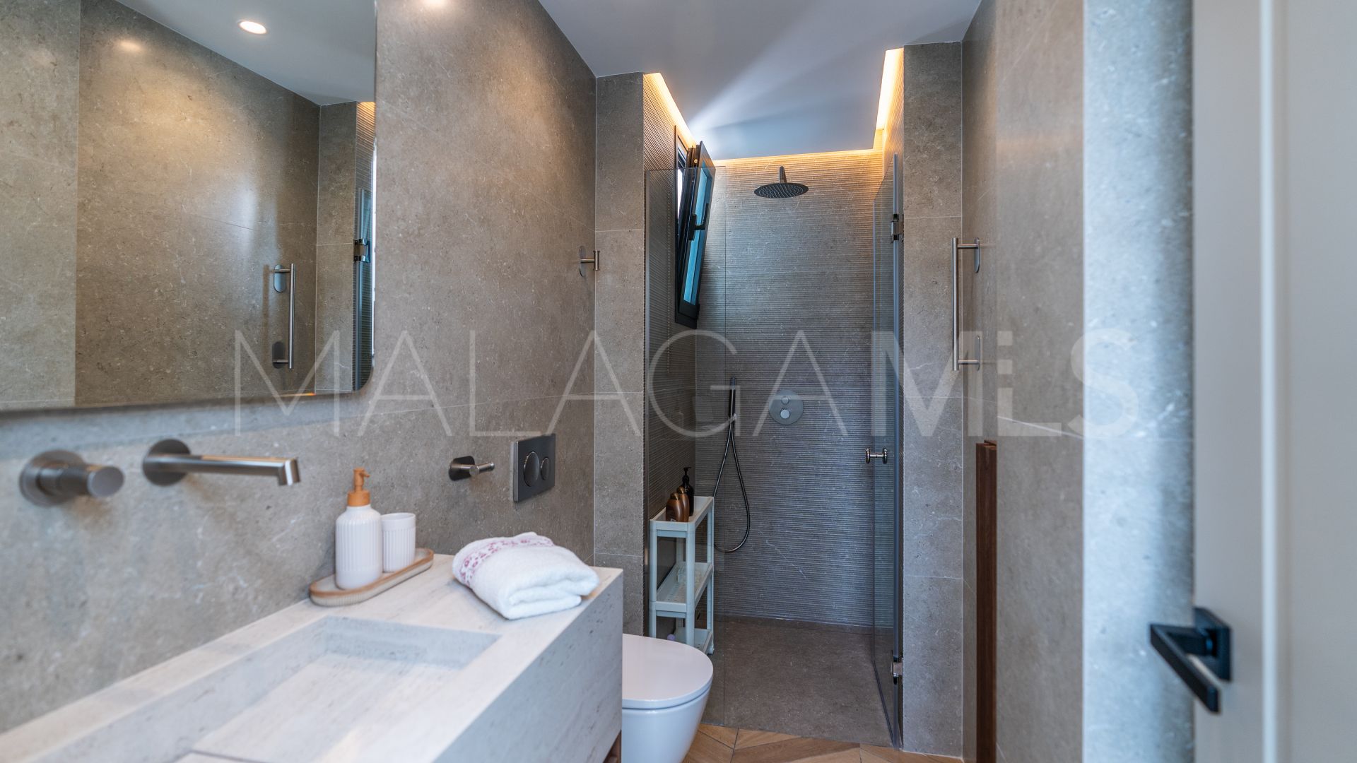 Villa for sale in Los Naranjos Hill Club