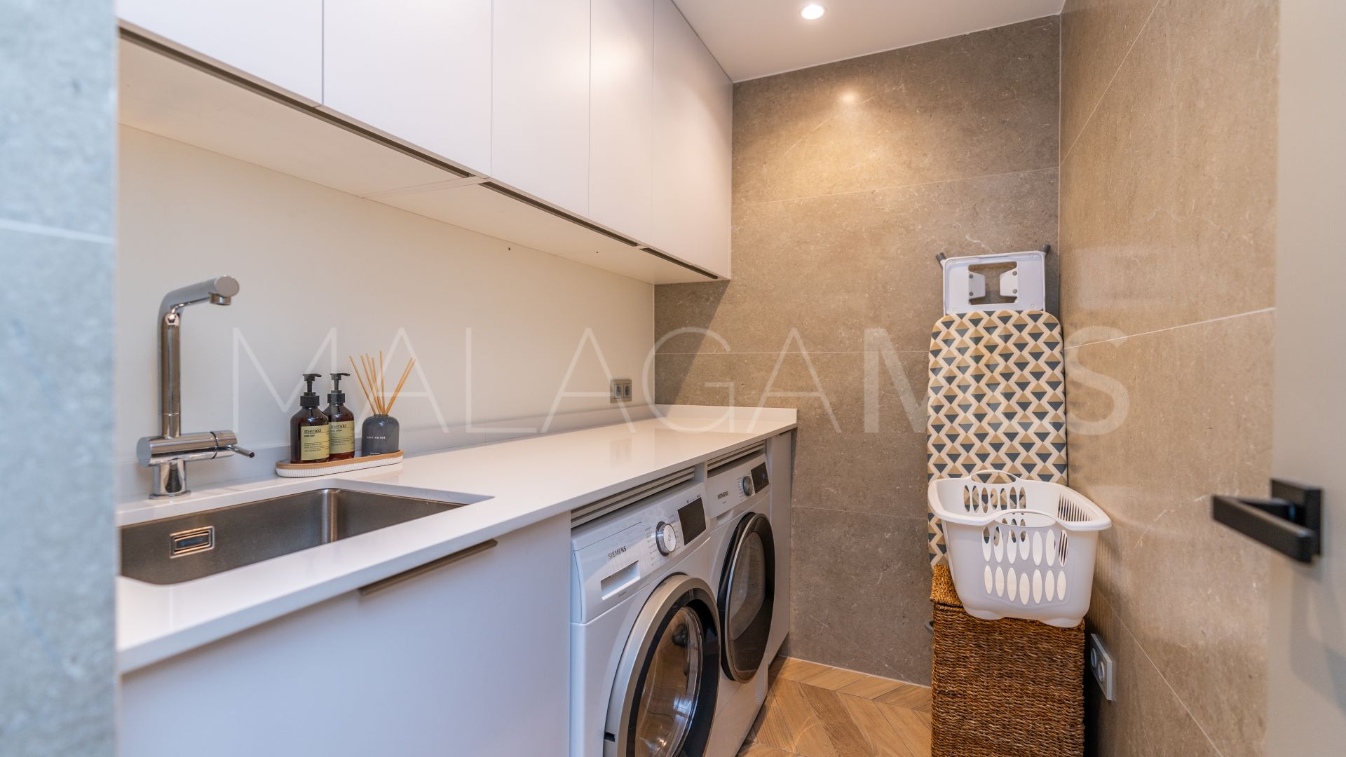 Villa for sale in Los Naranjos Hill Club