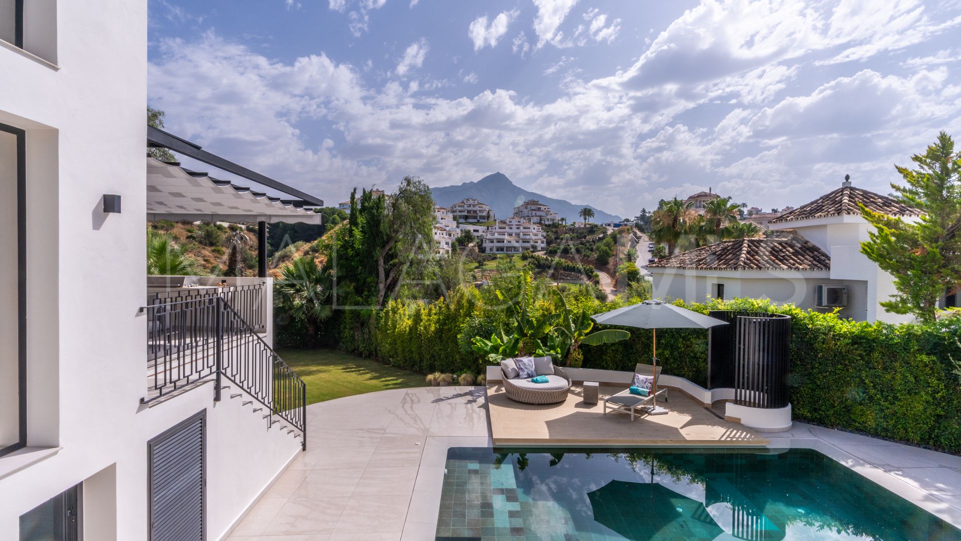 Villa for sale in Los Naranjos Hill Club