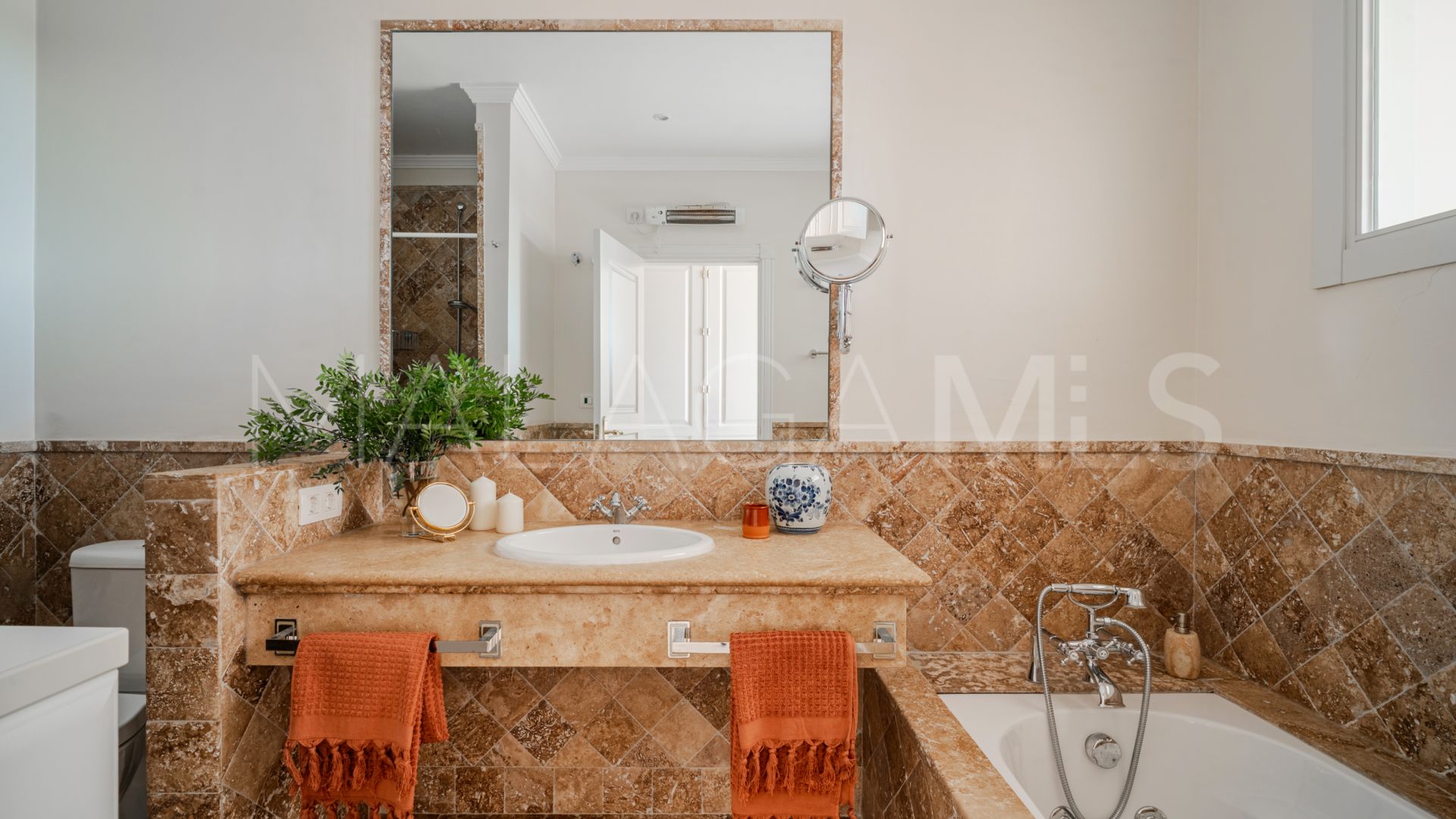 Maison de ville for sale in Estepona