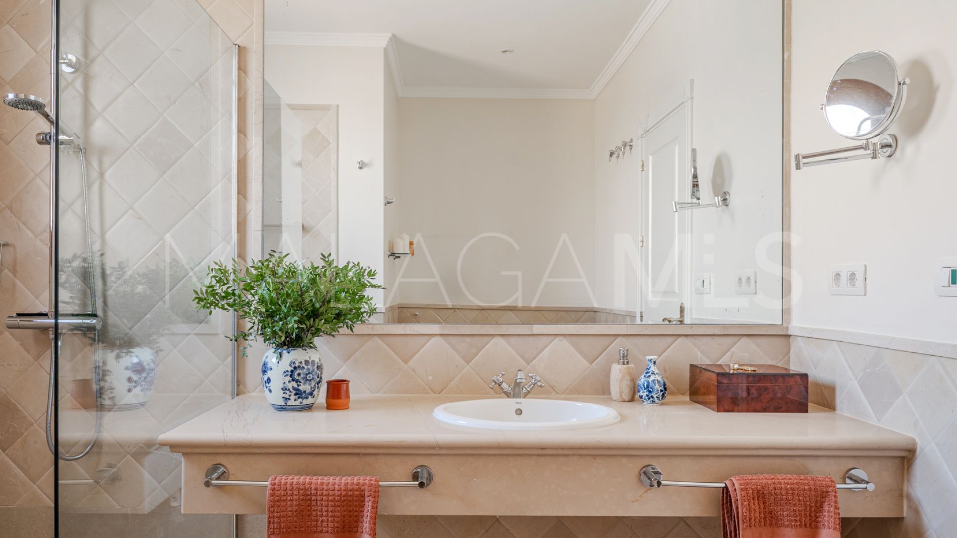 Maison de ville for sale in Estepona