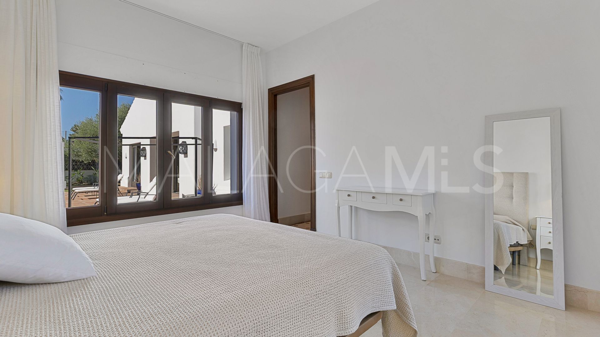 Villa for sale in Guadalmina Alta