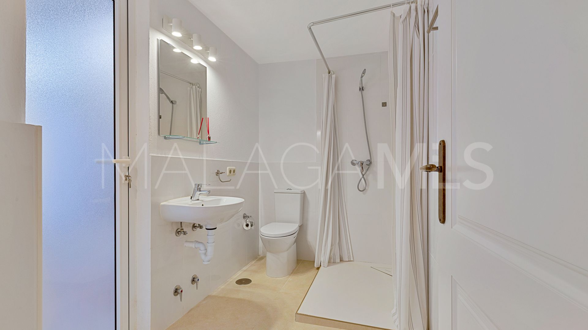 Villa for sale in Guadalmina Alta