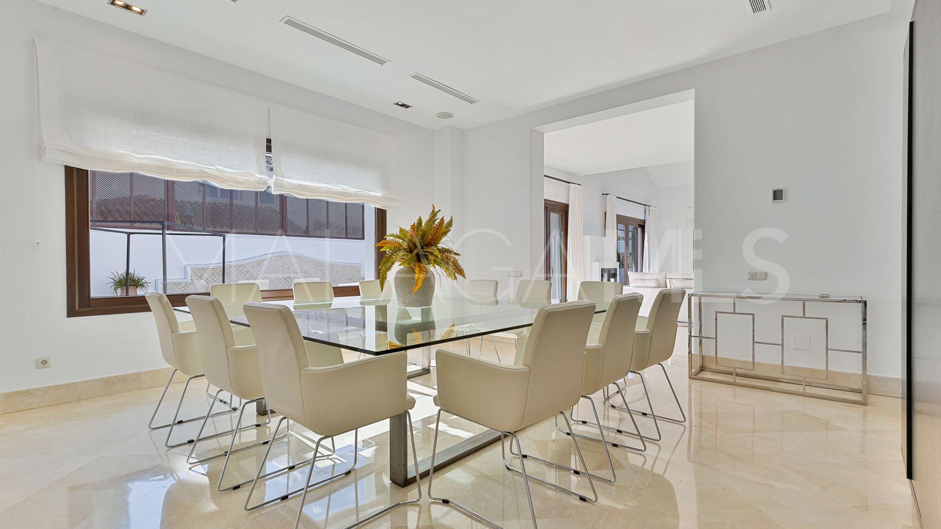 Villa for sale in Guadalmina Alta