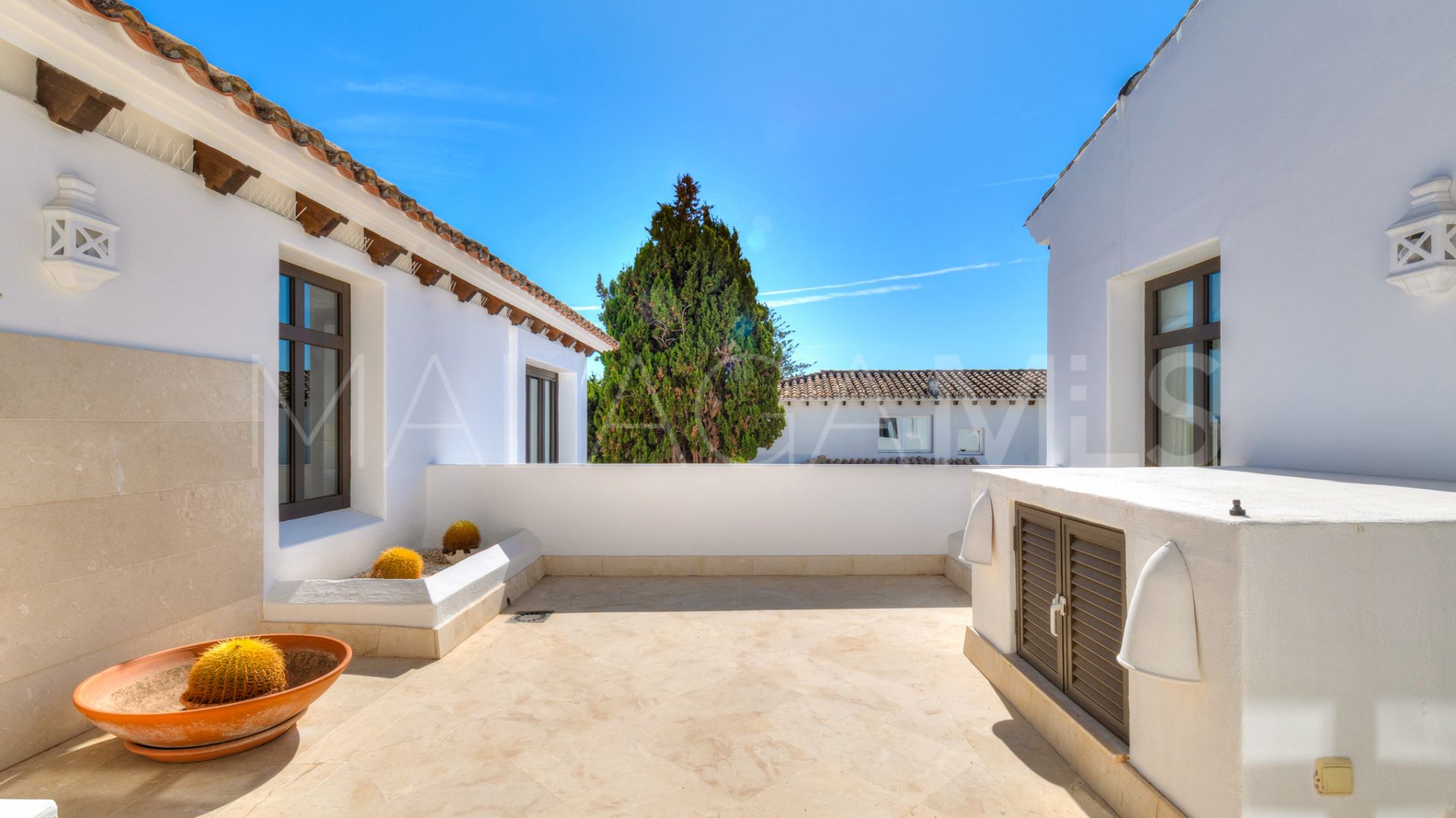 Villa for sale in Guadalmina Alta
