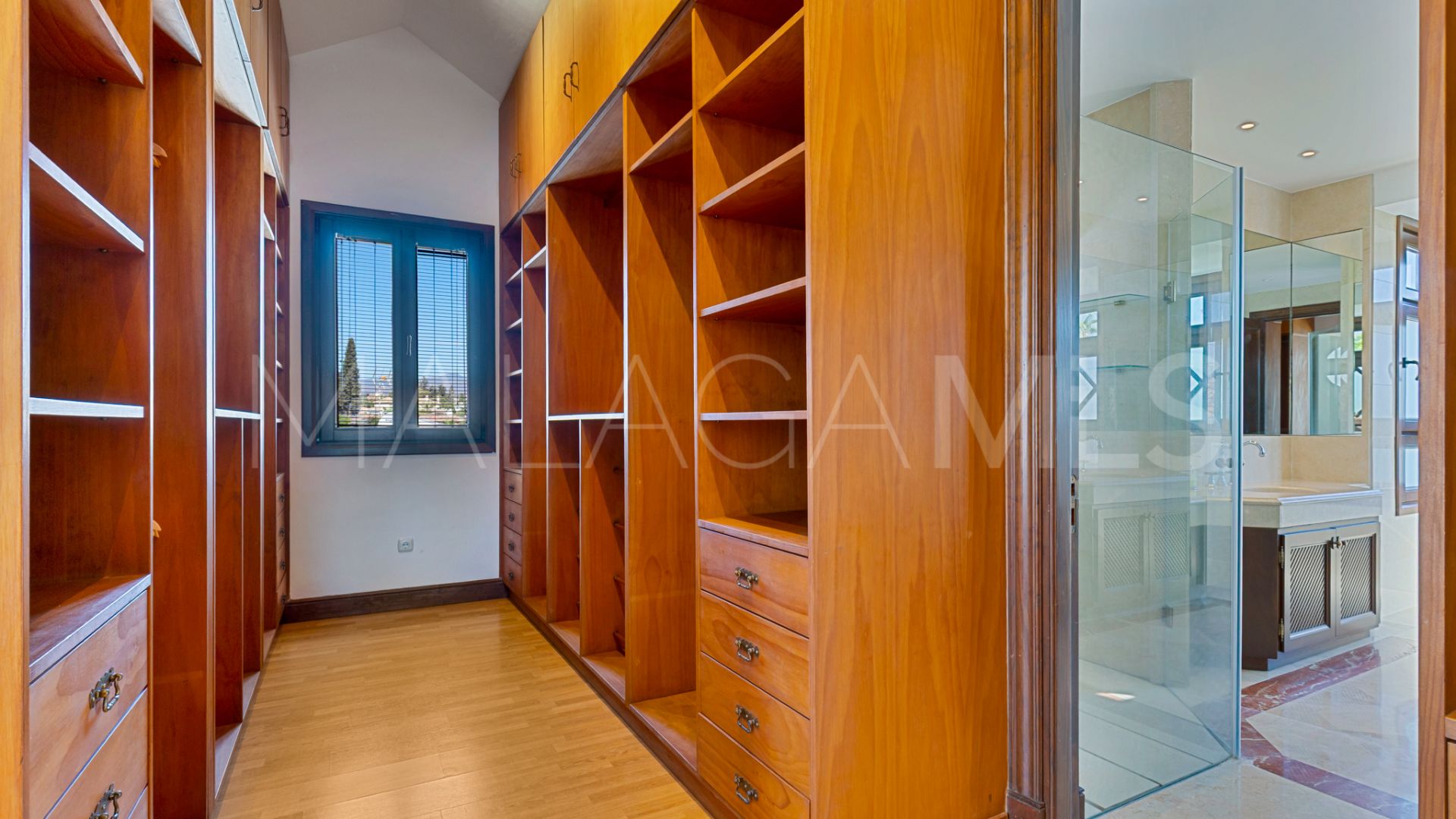 Villa for sale in Guadalmina Alta