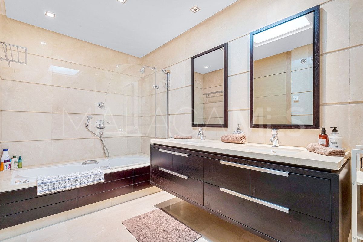 For sale La Quinta 2 bedrooms apartment