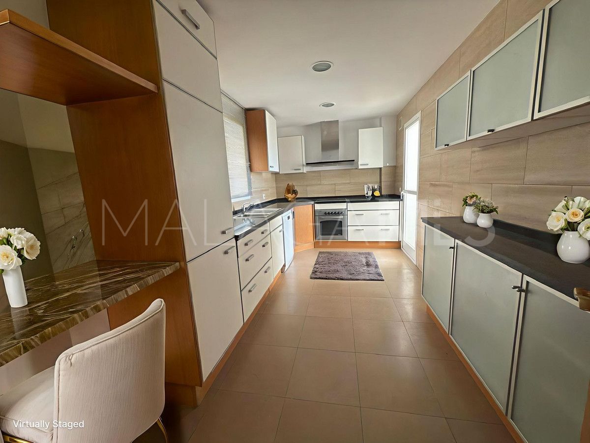 Ático a la venta in San Pedro de Alcantara with 3 bedrooms