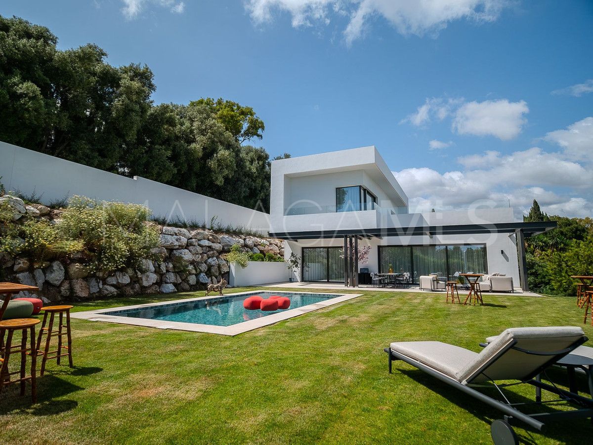 For sale La Quinta villa with 5 bedrooms