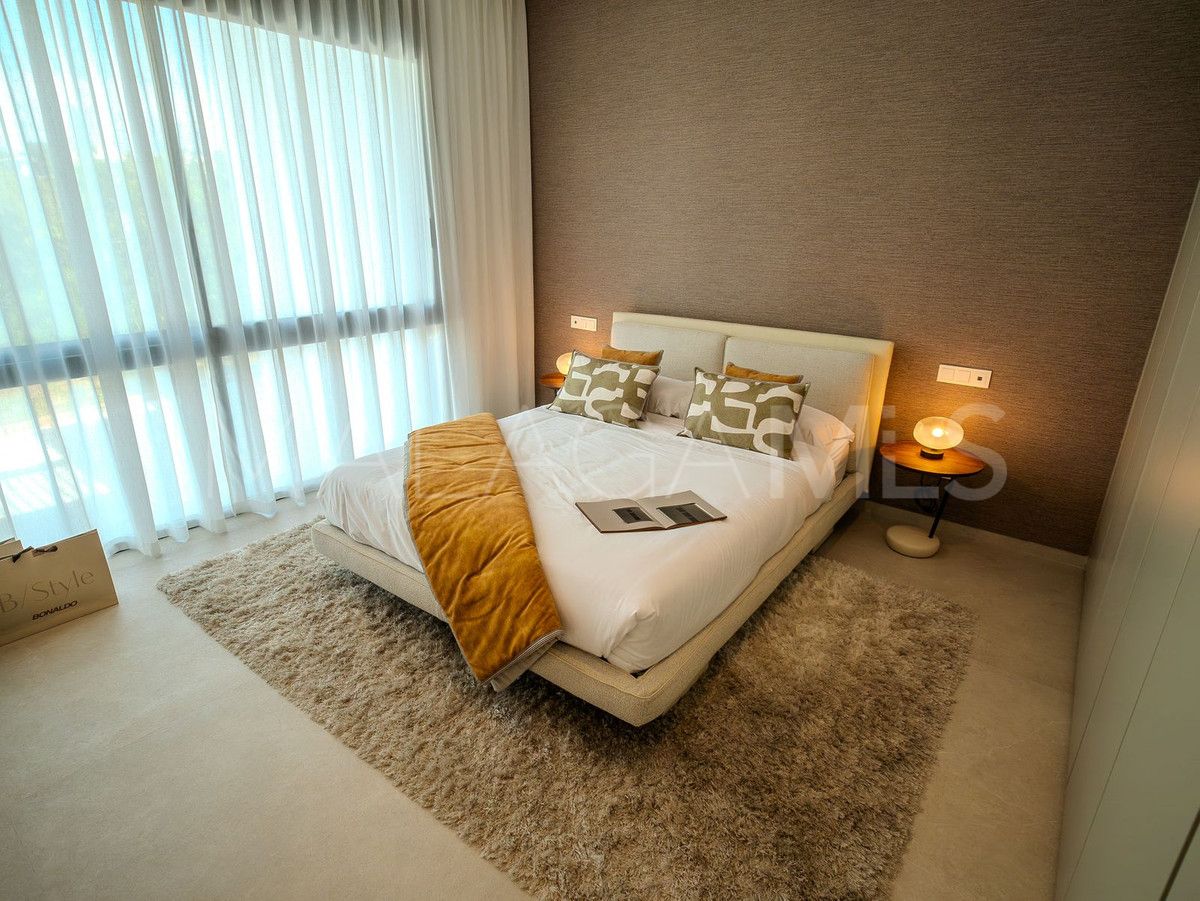 For sale La Quinta villa with 5 bedrooms