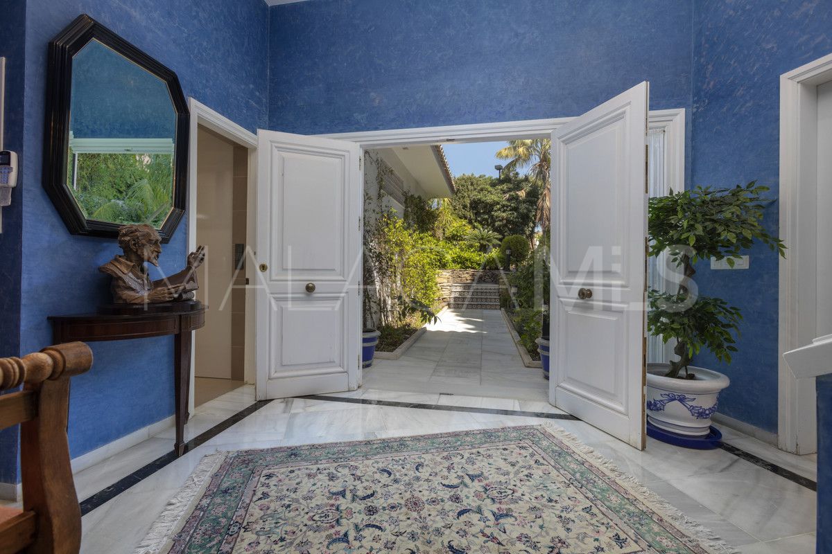 Villa for sale in Marbella City