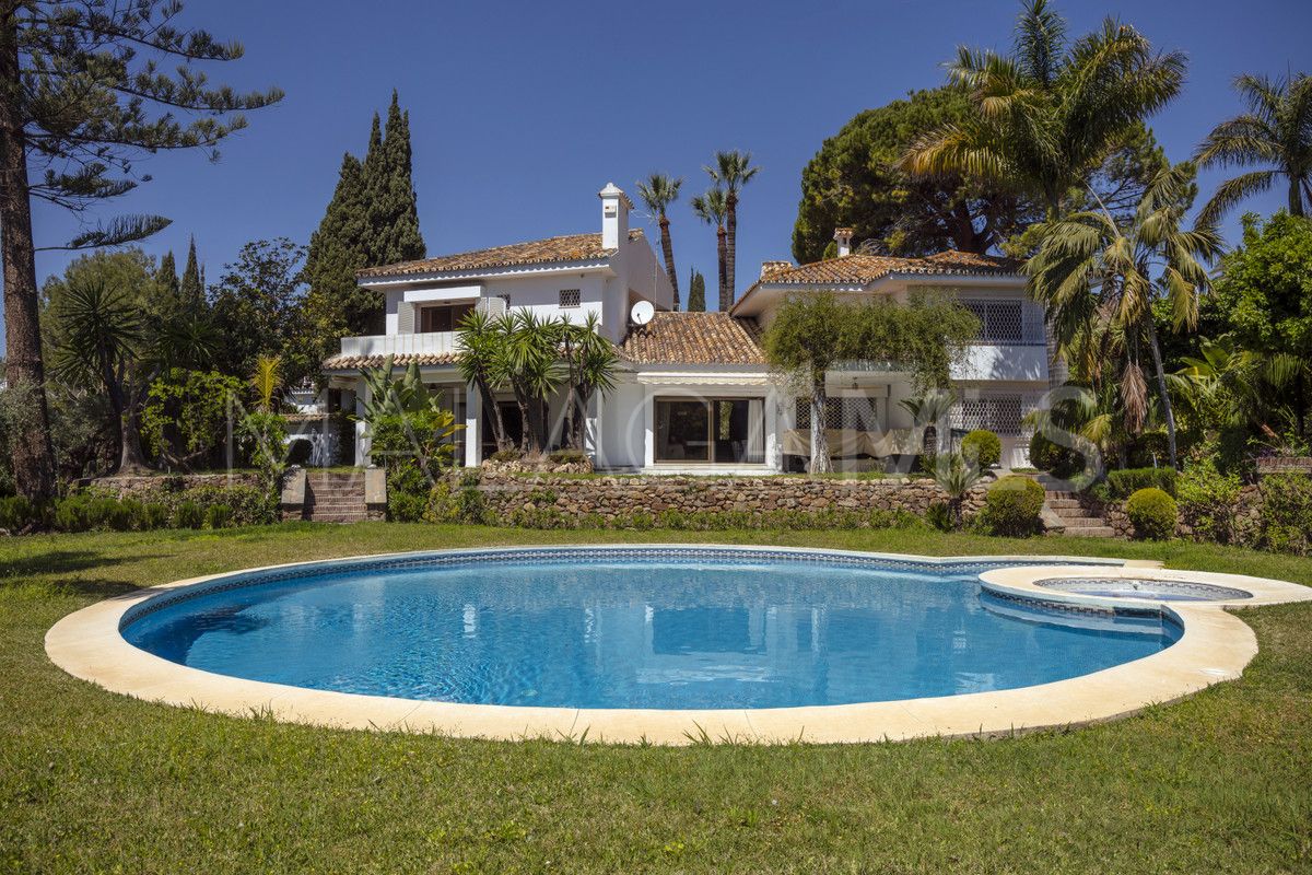 Villa for sale in Marbella City