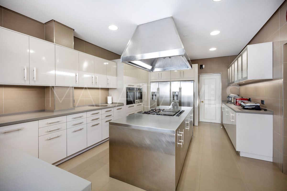 Villa for sale in Marbella City