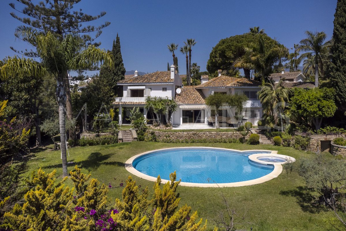 Villa for sale in Marbella City