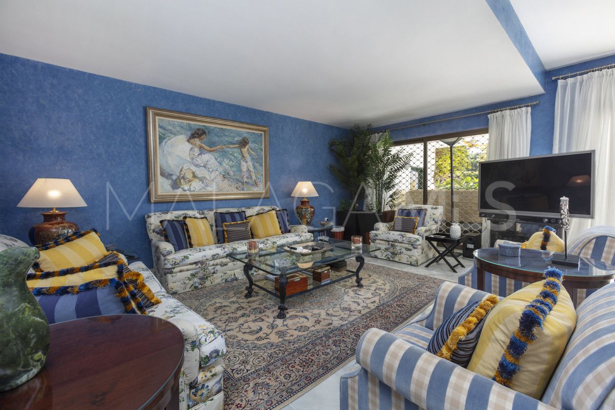 Villa for sale in Marbella City