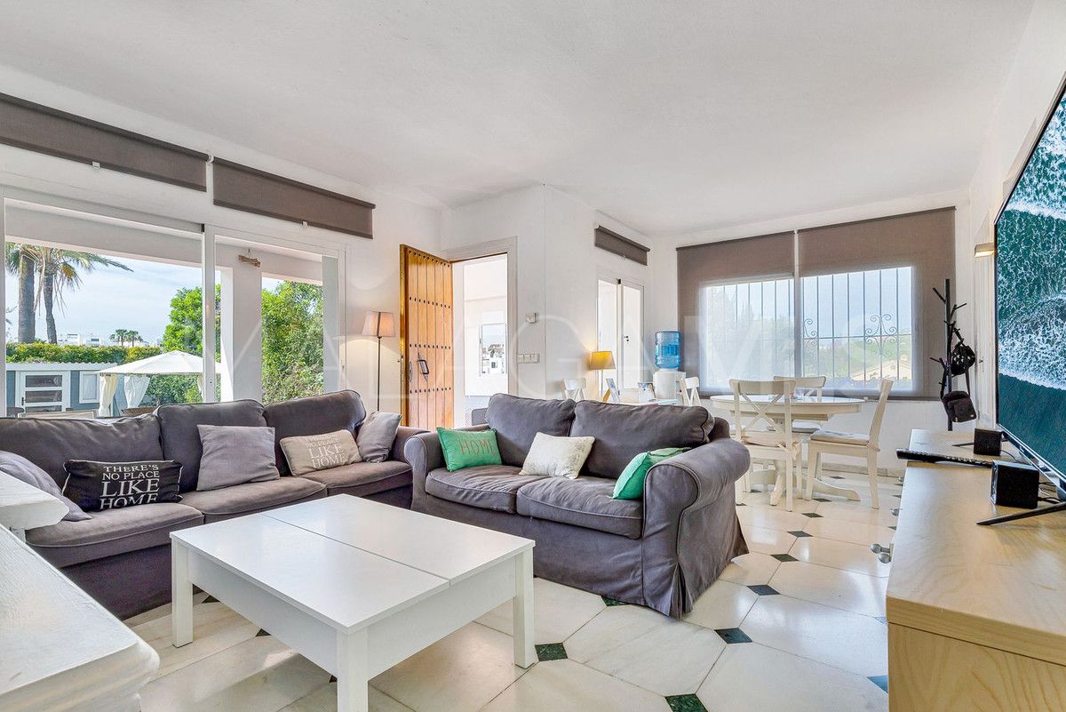 For sale San Pedro de Alcantara villa with 5 bedrooms