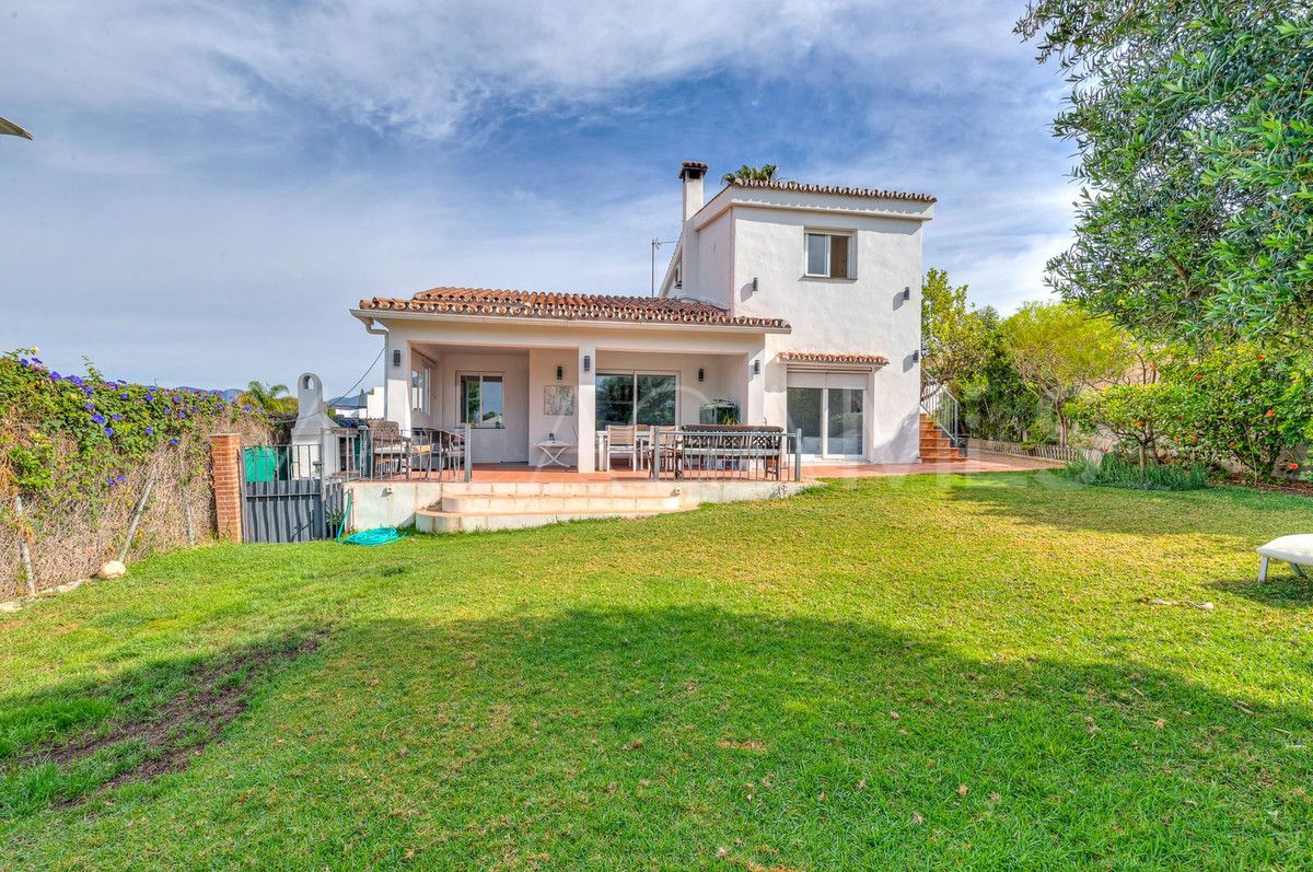 For sale San Pedro de Alcantara villa with 5 bedrooms